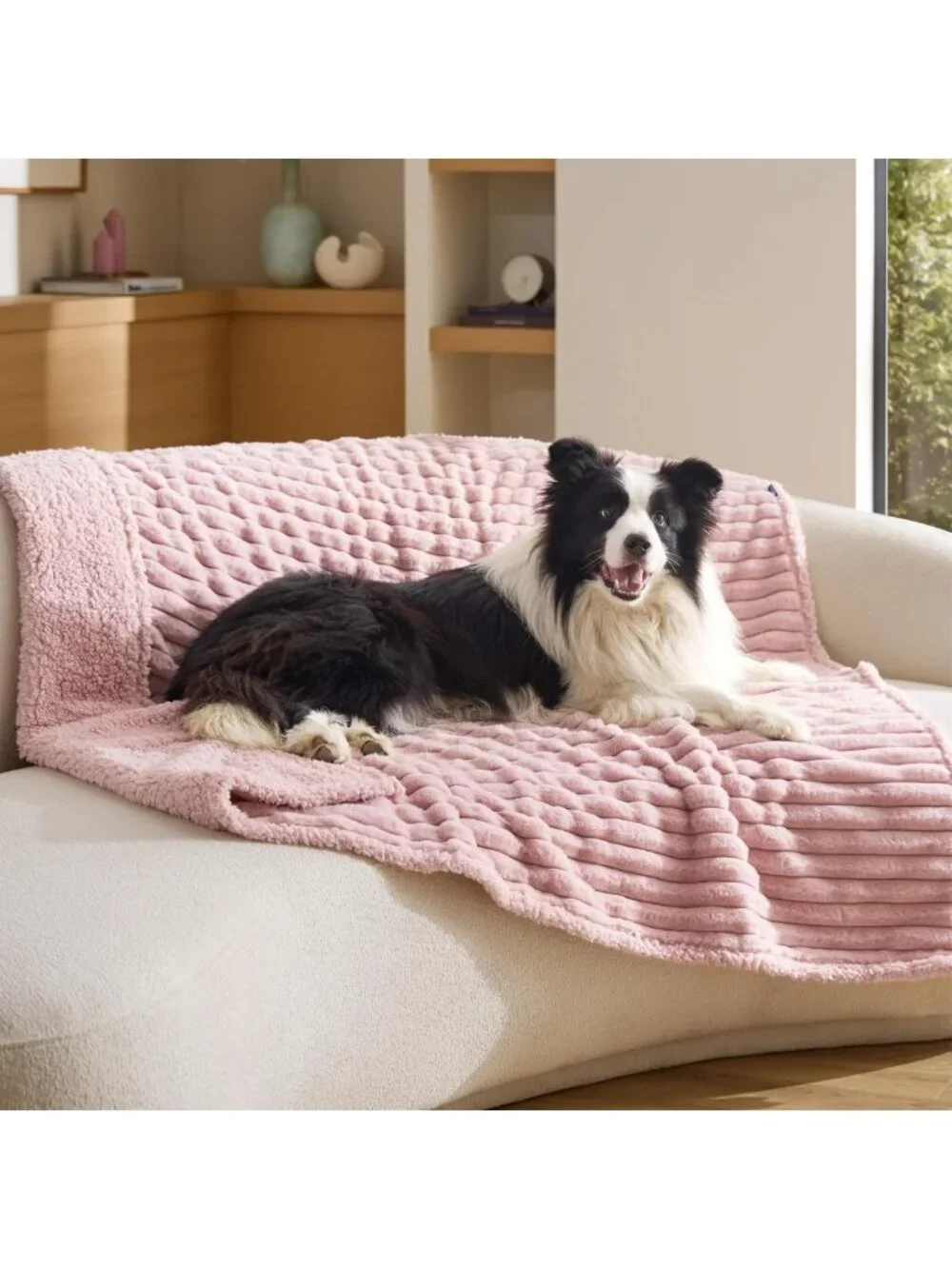 Cozy Waterproof Dog Blanket for Large Pets - Soft Reversible Fleece Couch